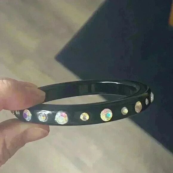 Vintage Black Lucite aurora borealis Rhinestone Chunky MODERNIST Bangle Bracelet - Picture 5 of 5